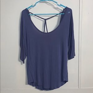 Loses strapped shirt